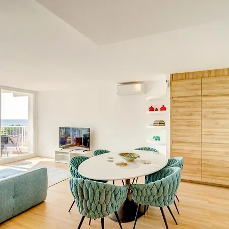 Front Flat With Sea Views * ماربيا