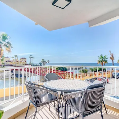 Front Flat With Sea Views شقة ماربيا