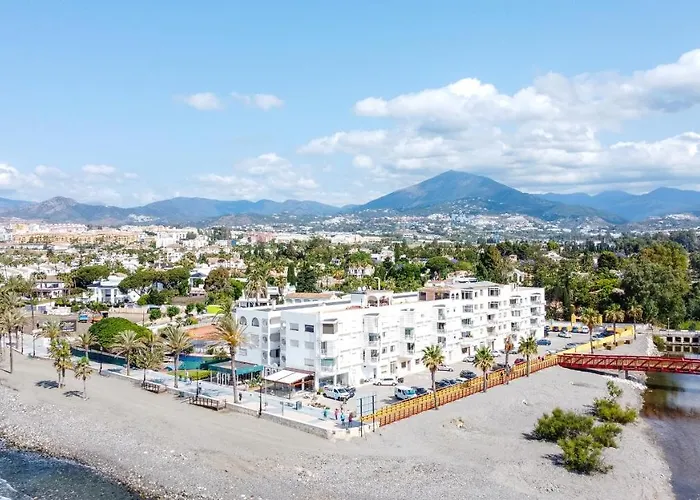 Front Flat With Sea Views * Marbella