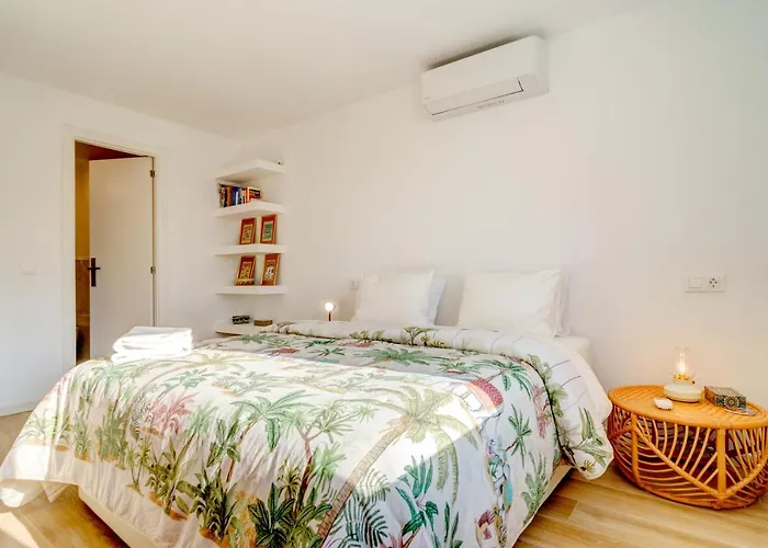 Front Flat With Sea Views Apartmán *