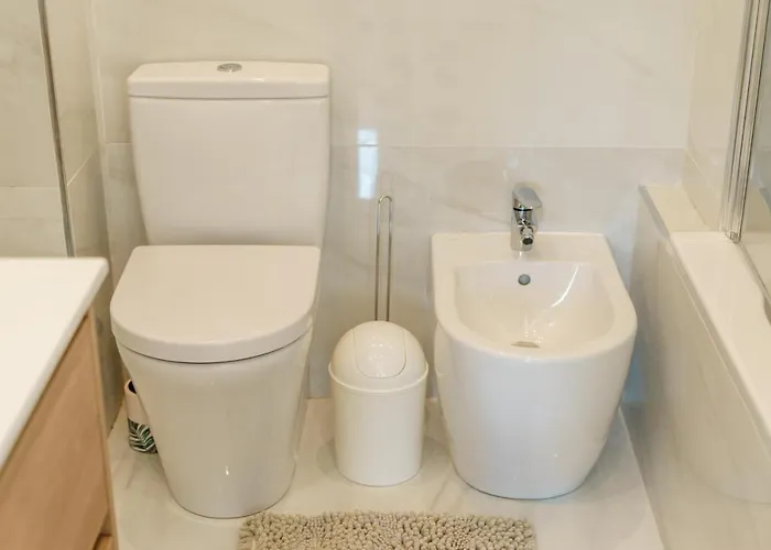 Front Flat With Sea Views