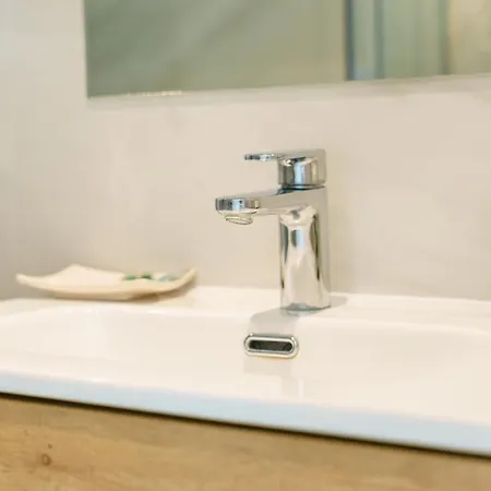 Front Flat With Sea Views * Marbella