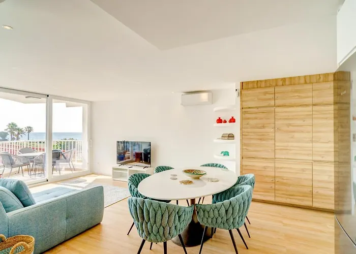 Front Flat With Sea Views * Marbella