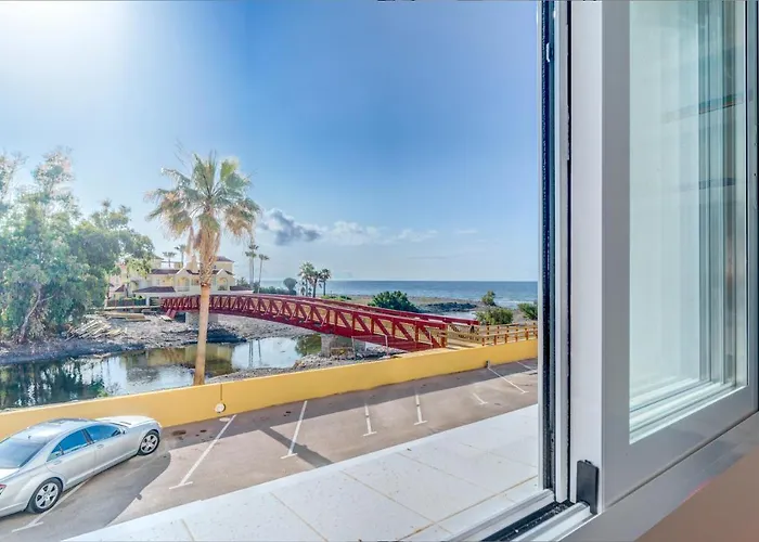Front Flat With Sea Views * Marbella