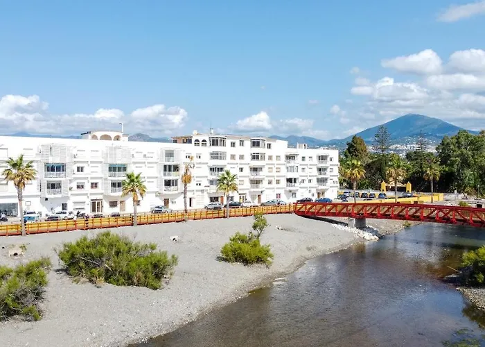 Front Flat With Sea Views Apartament