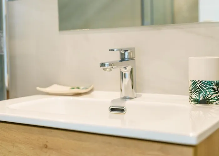 Front Flat With Sea Views * Marbella